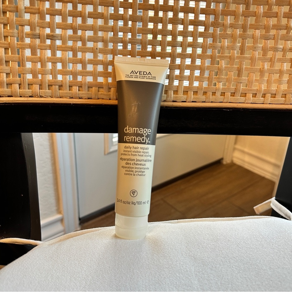 Aveda Damage Remedy Daily Hair Repair Leave-In Treatment 3.4 oz ~ 100 ml